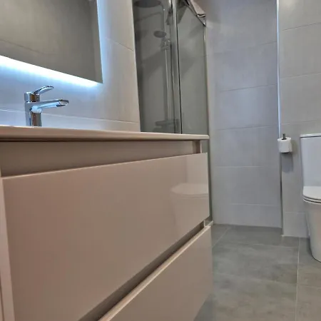Apartamento 1e143 5 En Primera Linea De Playa Gijón